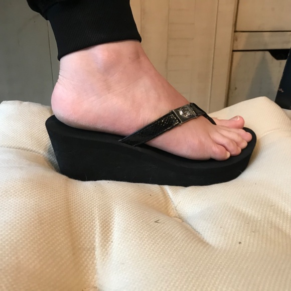 Guess platform flip flops - Picture 4 of 4